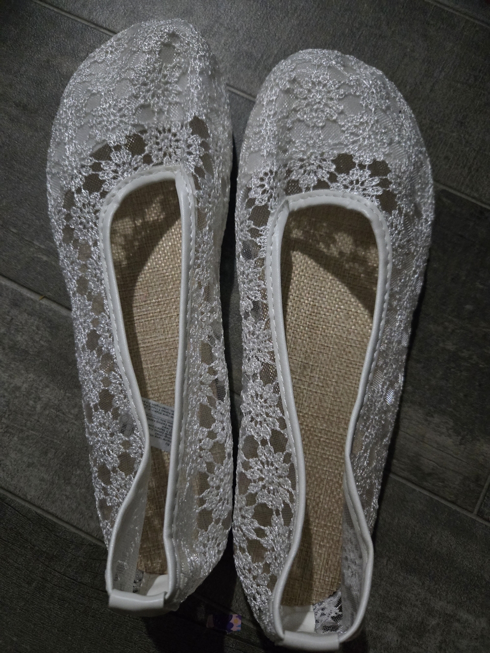 Women's Lace Ballet Flats - White